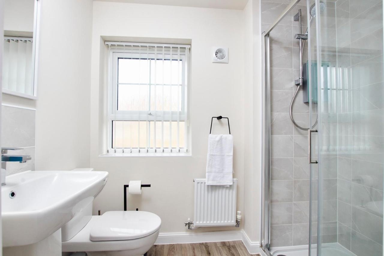 Vila Superb 3Br House In Coventry Sleeps 9 W/Parking Exteriér fotografie