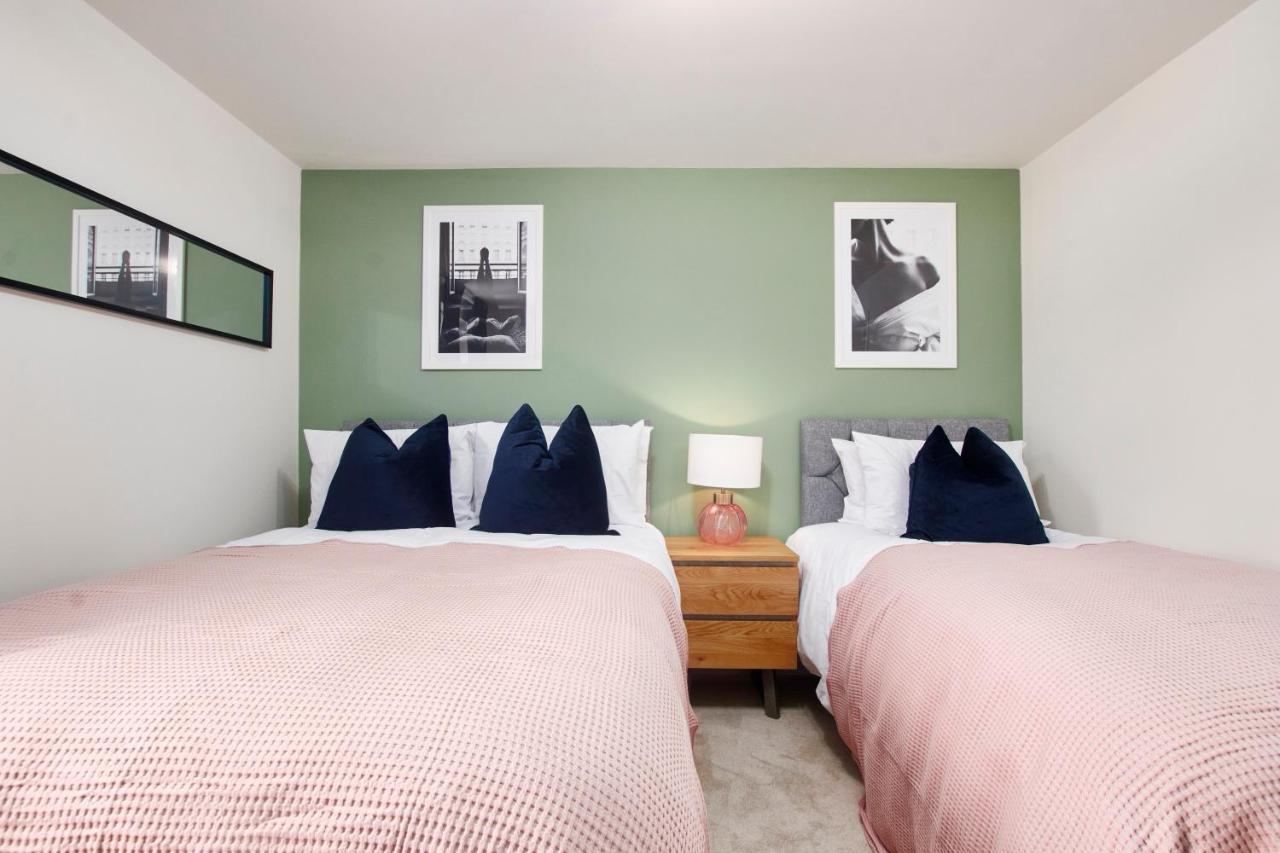 Vila Superb 3Br House In Coventry Sleeps 9 W/Parking Exteriér fotografie