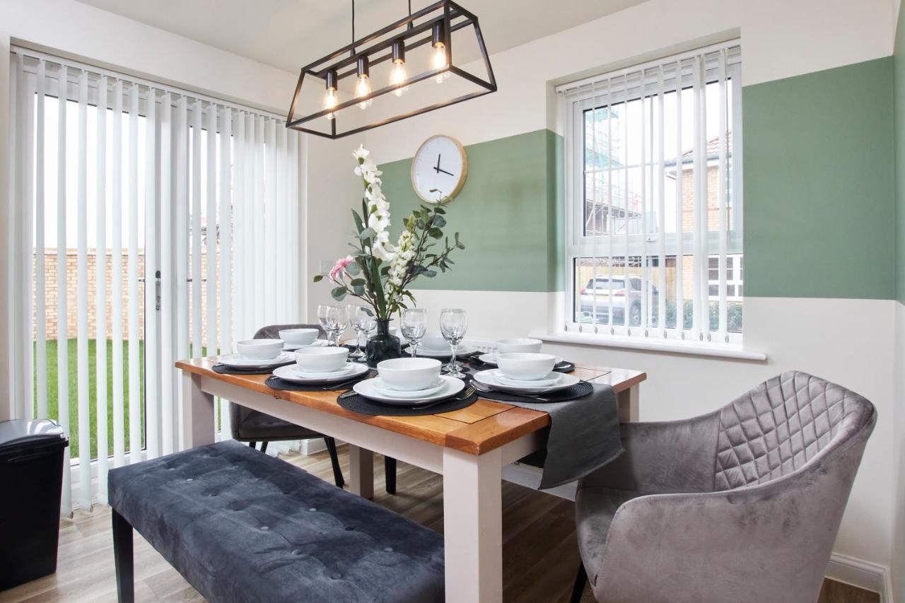 Vila Superb 3Br House In Coventry Sleeps 9 W/Parking Exteriér fotografie
