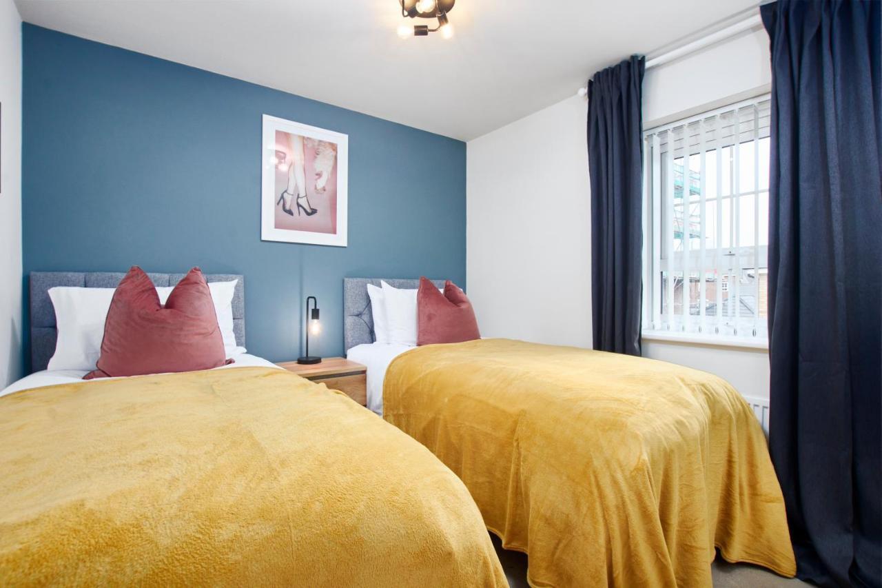Vila Superb 3Br House In Coventry Sleeps 9 W/Parking Exteriér fotografie